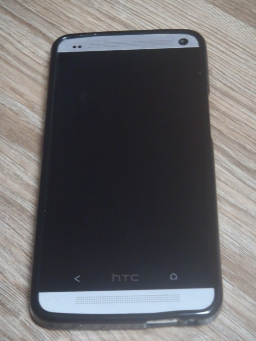 HTC One M7(4G LTE) de 32GB, argintiu-liber in orice retea. foto mare HTC One M7(4G LTE) de 32GB, argintiu-liber in orice retea. foto mare