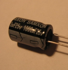 Condensator electrolitic 1000uF/25V 105?C foto