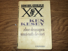 Zbor deasupra unui cuib de cuci de Ken Kesey foto