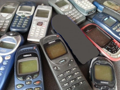 LOT 16 telefoane vechi colectie vintage Nokia Siemens Philips Alcatel Panasonic foto