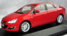 Minichamps Opel Astra sedan 2012 1:43 foto