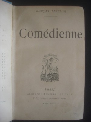 Daniel Lesueur - Comedienne (1898, editie cartonata) foto