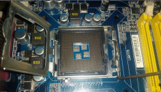 Placa de baza GA-P31-ES3G +procesor si cooler foto
