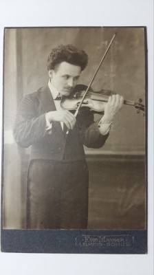 FOTOGRAFIE VECHE DE CABINET - VIOLONIST - PROBABIL O PERSONALITATE - 16 X 11 CM foto