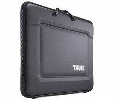 Husa Thule Gauntlet 3.0 pentru MacBook Pro Retina 13&amp;#039;&amp;#039;, TGSE2253K foto