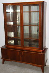 Biblioteca din lemn cu vitrina; Dulap cu rafturi; Comoda cu suprapozabil foto