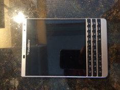 BlackBerry Passport Silver Edition foto