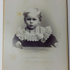 FOTOGRAFIE VECHE - FORMAT CDV - COPIL - HAINUTE MODA SFARSIT DE SECOL XIX