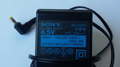 INCARCATOR SONY PENTRU PSP . 4,5 V-500 mA foto