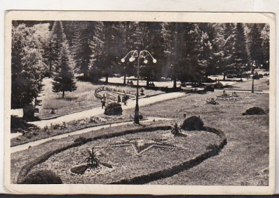 bnk cp Slanic Moldova - In parcul de odihna - uzata 1953 foto