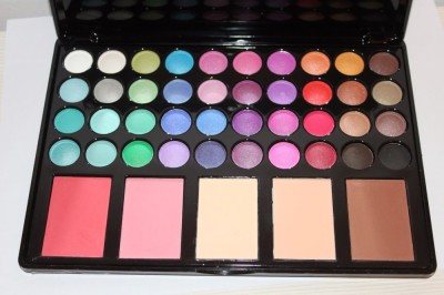 Trusa Machiaj Fraulein 40 Culori Farduri Ochi 5 Pudre Si Blush
