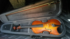 Vioara Genial Violin 4/4 Toplita Romania + cutie transport. Transport gratuit. foto