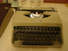 masina de scris travel UNDERWOOD 18+banda noua de scris foto