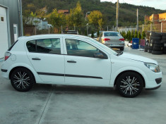 Vand Opel ASTRA H 2005 .1400 benzina foto