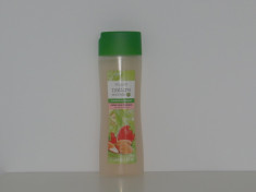 Sampon pt par vopsit cu extracte din capsuni,ulei de migdale NatureSecrets 250ml foto