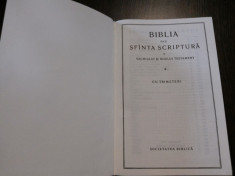 BIBLIA sau SFANTA SCRIPTURA * Cu Trimiteri - Societatea Biblica, 2000, 1223 p. foto