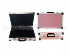 Geanta cosmetice din aluminiu roz, Beauty case cosmetice si manichiura foto