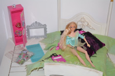 Dormitor pt Barbie cu accesorii foto