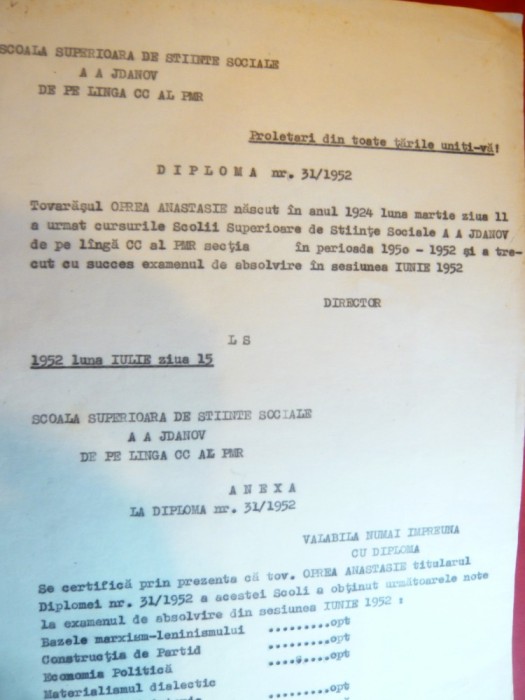 Diploma la Scoala Superioara de Stiinte Sociale AA Jdanov 1952