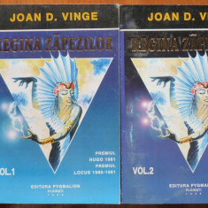Joan D. Vinge , Regina zapezilor , 1996 , 2 volume Sf , premiile Hugo si Nebula