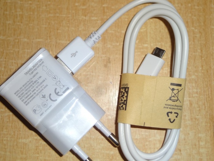 incarcator Samsung 2A + cablu USB Samsung I9505 Galaxy S4,Samsung Galaxy A3 foto mare incarcator Samsung 2A + cablu USB Samsung I9505 Galaxy S4,Samsung Galaxy A3 foto mare