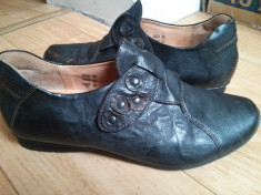 Pantofi din piele firma THINK marimea 38, sunt noi! foto