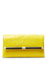 Geanta Plic DVF 440 Envelope Croc Clutch in Dandelion foto