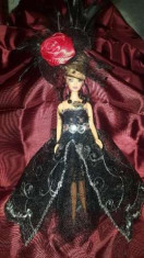 Papusa Barbie Black Dress, rochie executata manual, superba! foto