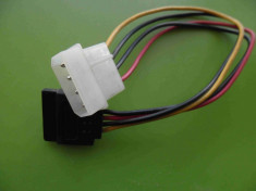 Adaptor de la Molex 4 pini la SATA 15 pini foto