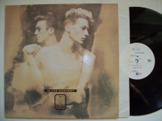 Disc vinil TWINS - In the nursery (produs Sweatbox Records 1986) foto