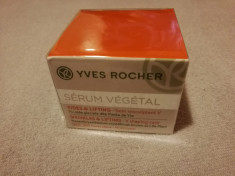 Crema zi cu efect de lifting Serum Vegetal Yves Rocher foto