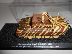 Macheta tanc Bergepanther - Frechen - 1944 scara 1:72 foto