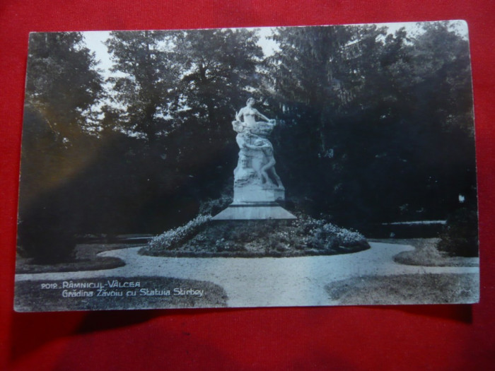 Ilustrata Ramnicu-Valcea - Gradina Zavoiu cu Statuia lui Stirbei 1933 Hachette