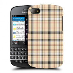 Husa BlackBerry Q10 Silicon Gel Tpu Model Burberry Pattern foto