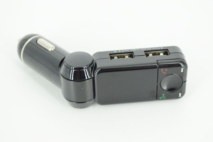 Car Kit Handsfree auto bluetooth cu modulator FM AL-120816-24 foto mare Car Kit Handsfree auto bluetooth cu modulator FM AL-120816-24 foto mare