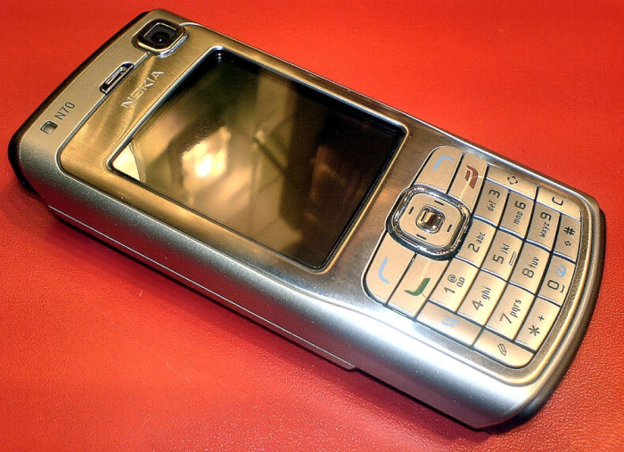 Nokia N70 argintiu / reconditionat / impecabil 10/10