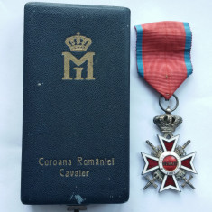 DECORATIE MILITARA ROMANEASCA - COROANA ROMANIEI - grad - CAVALER - REGE MIHAI 1 foto