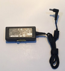 Incarcator laptop Acer Aspire One ADP-30JH B / 19V, 1.58A (836) foto