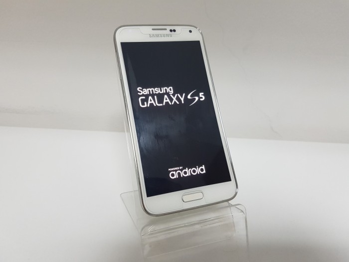 Samsung Galaxy S5 White 16Gb , Liber de Retea , Factura & Garantie ! foto mare Samsung Galaxy S5 White 16Gb , Liber de Retea , Factura & Garantie ! foto mare