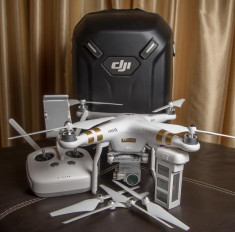 Dji Phantom 3 Professional + Baterie suplimentara + Geanta HardCase foto