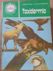 Taxidermia Impaierea Si Naturalizarea Pasarilor Si Mamiferelo - Eugen Pastea, Nicolae Cornila ,395684 foto