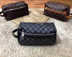 Borseta/geanta de mana/voiaj/cosmetice/acte Louis Vuitton Damier Graphite UNICA! foto