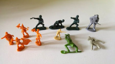 lot 11 figurine plastic vechi soldati diverse epoci, miniatura, diorama, decor foto