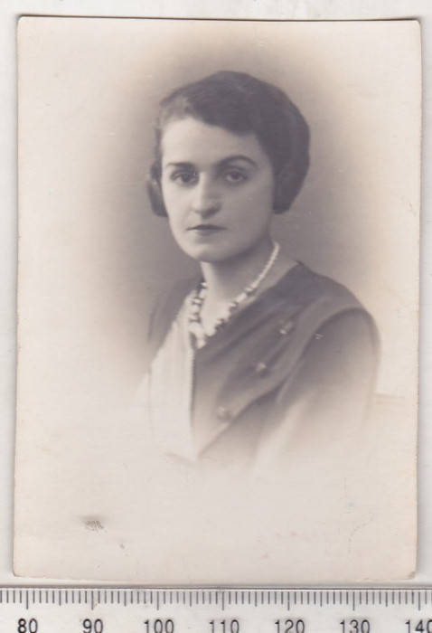 bnk foto - Portret de femeie - Foto Barasch SAR Bucuresti 1934