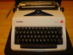 Masina de scris OLIMPIA MONICA+banda noua de scris foto