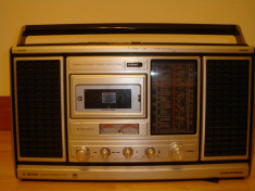 Radiocasetofon GRUNDIG C9000 AUTOMATIC(cu probleme la casetofon) foto