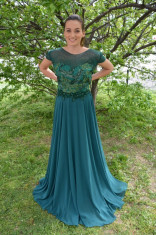 Rochie lunga de seara, masura mare, realizata din voal verde (Culoare: VERDE INCHIS, Marime: 52) foto