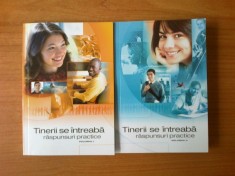e2 Tinerii Se Intreaba. Raspunsuri Practice 2 volume color (stare foarte buna)