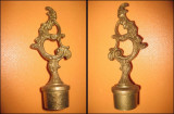 Cap inchizator sfesnic Franta cca 1900. Pentru sfesnice de bronz masiv aurit.