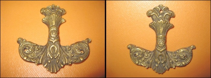 7036-Ornament Franta anii 1900 bronz masiv dore (aurit). Stare buna.